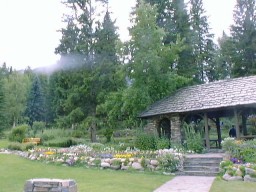BanffFlowerGarden1_s.jpg (19526 �o�C�g)