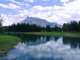 BanffJohnsonLake1_s.jpg (13817 �o�C�g)