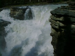 IceFieldParkwayAthabascaFalls2_s.jpg (11842 �o�C�g)
