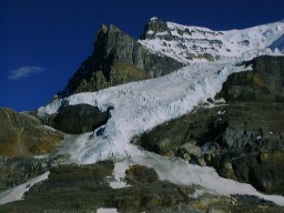 IceFieldParkwayAthabascaGlacier3_s.jpg (15856 �o�C�g)