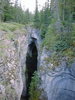 JasperMaligneCanyon2_s.jpg (33614 �o�C�g)