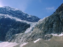 JasperMtEdithCavellAngelGlacier_s.jpg (16450 �o�C�g)