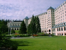 LLChateauLakeLouise_s.jpg (17793 �o�C�g)