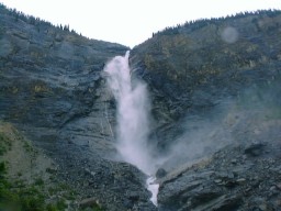 YohoTakakkawFalls2_s.jpg (14424 �o�C�g)